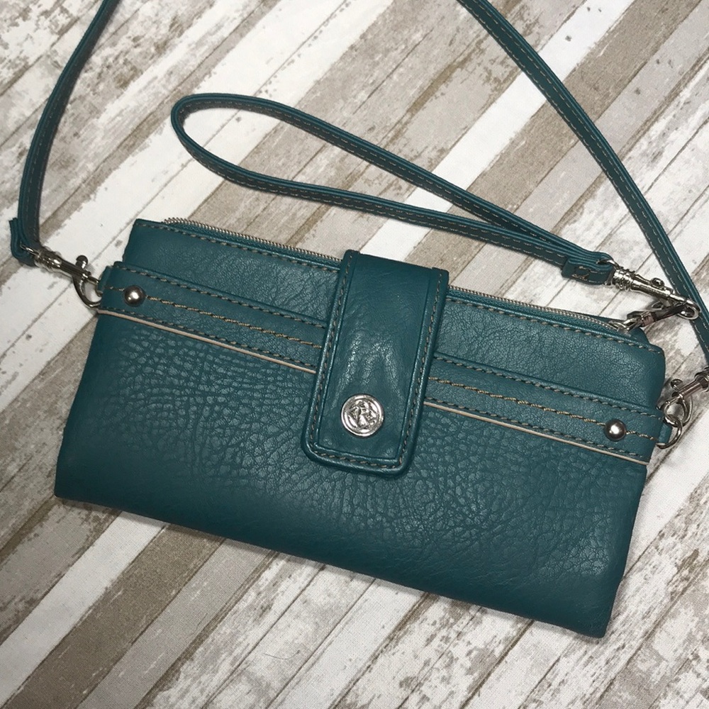 Relic convertible wristlet/crossbody